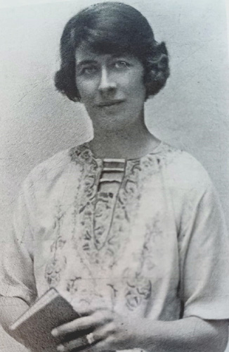 Photo of Margaret Winifred Bartholomew ca. 1912
